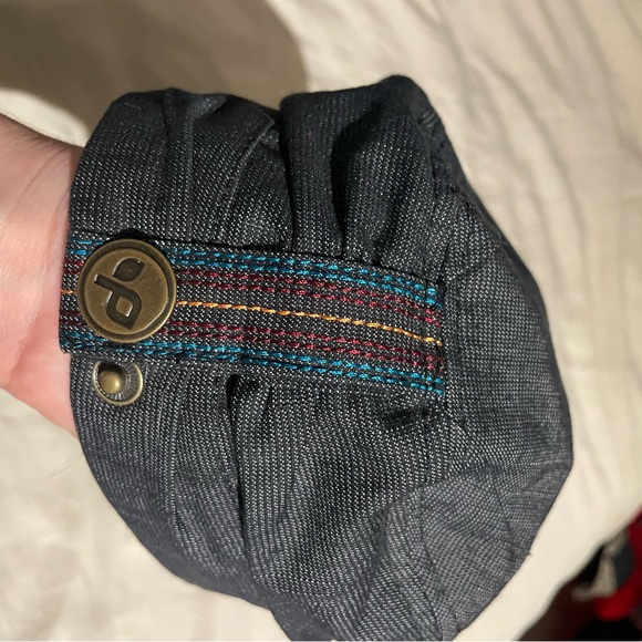 Grey 90s hat - Picture 3 of 6